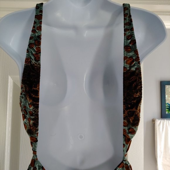 Magic Bikini Leopard Velvet One Piece Suit - Picture 10 of 12